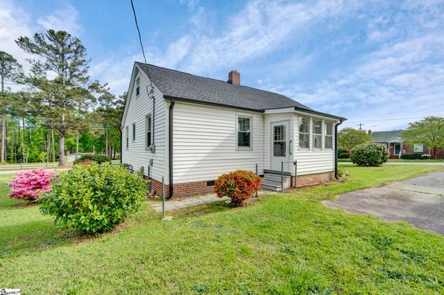 201 Pine Street, Clinton, SC 29325