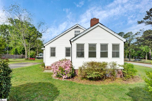 201 Pine Street, Clinton, SC 29325