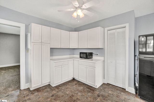 201 Pine Street, Clinton, SC 29325