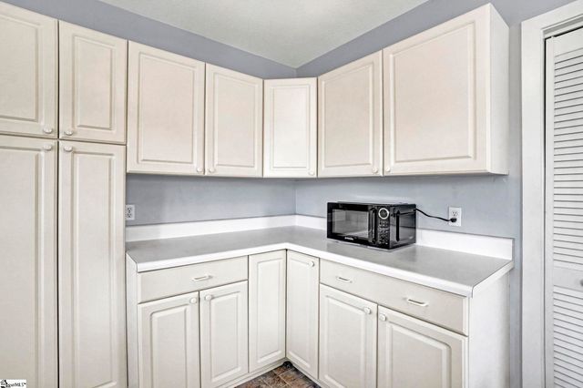 201 Pine Street, Clinton, SC 29325