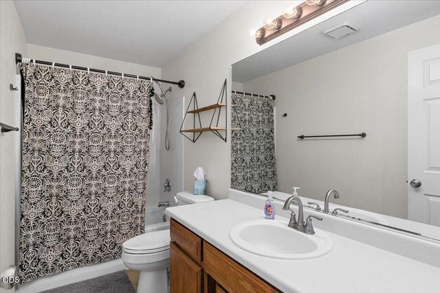 1414 Beekman Avenue, Medford, OR 97501