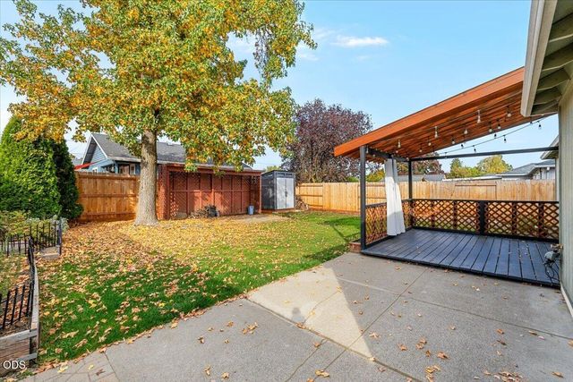 1414 Beekman Avenue, Medford, OR 97501
