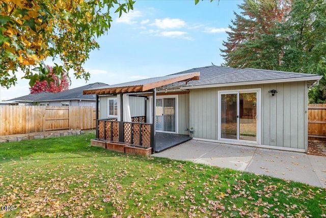 1414 Beekman Avenue, Medford, OR 97501