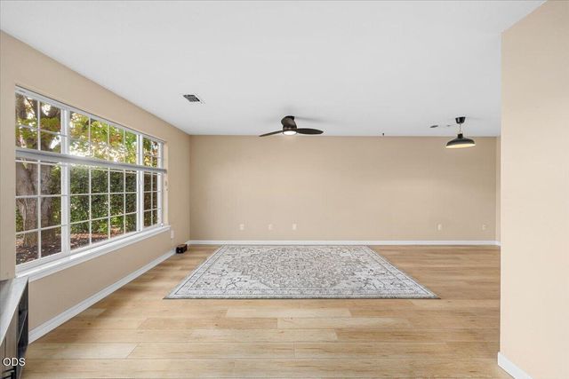 1414 Beekman Avenue, Medford, OR 97501