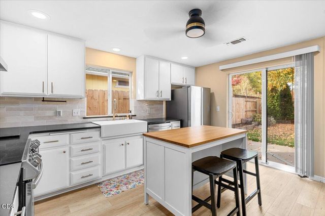 1414 Beekman Avenue, Medford, OR 97501