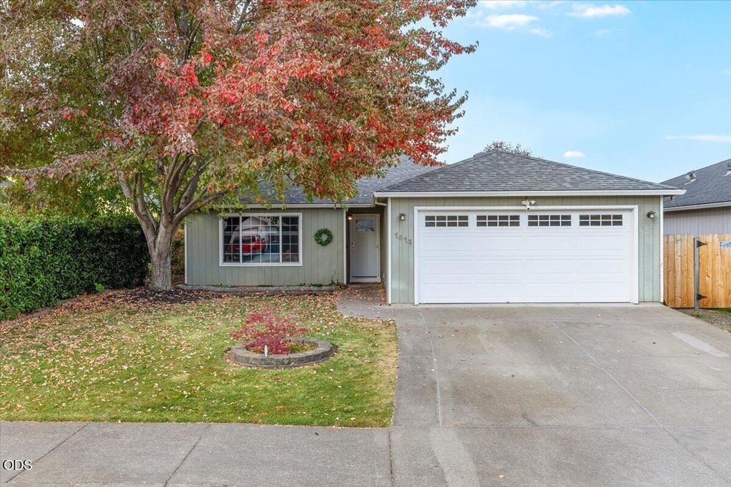 1414 Beekman Avenue, Medford, OR 97501