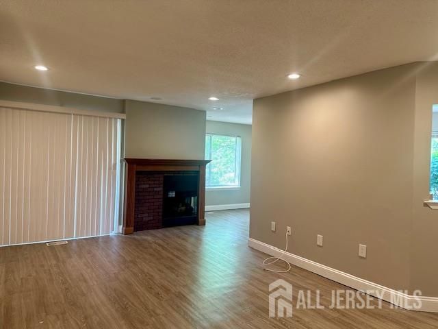 3 Farnham Square, Parlin, NJ 08859