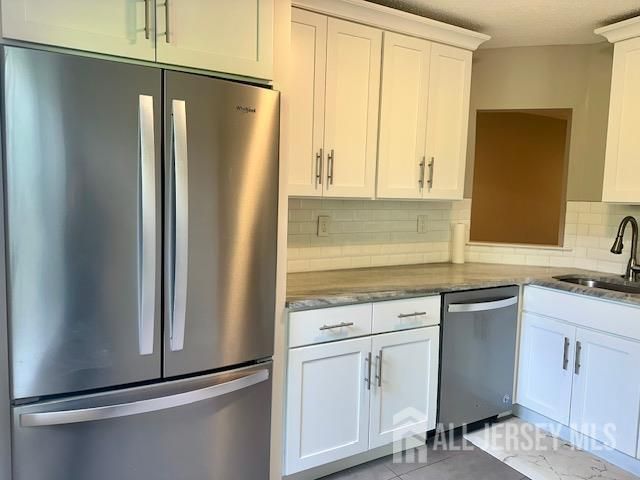 3 Farnham Square, Parlin, NJ 08859