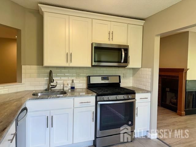 3 Farnham Square, Parlin, NJ 08859