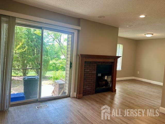 3 Farnham Square, Parlin, NJ 08859
