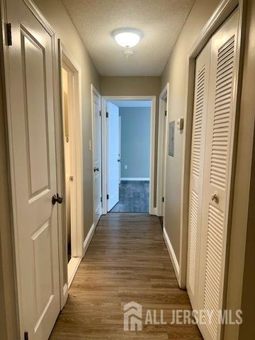 3 Farnham Square, Parlin, NJ 08859