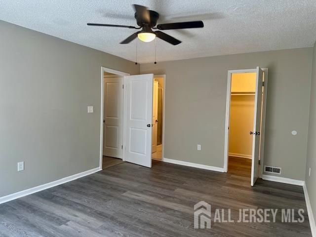 3 Farnham Square, Parlin, NJ 08859