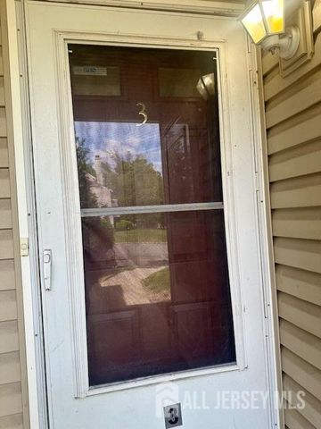 3 Farnham Square, Parlin, NJ 08859
