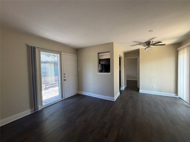 901 Redbird Drive, Irving, TX 75061