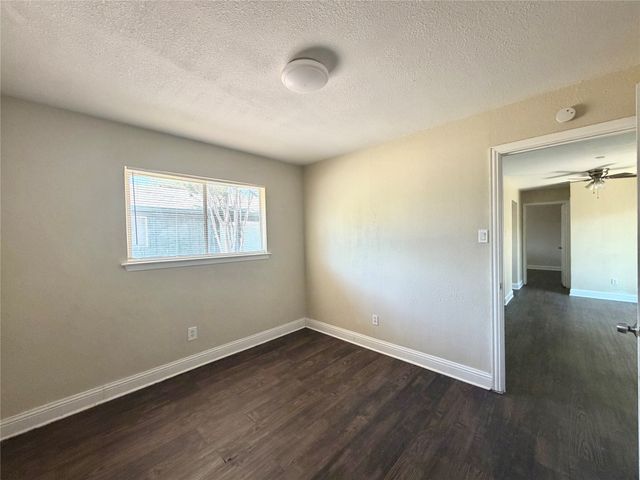 901 Redbird Drive, Irving, TX 75061