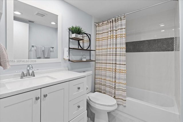 12500 SW 5th Ct 208M, Pembroke Pines, FL 33027
