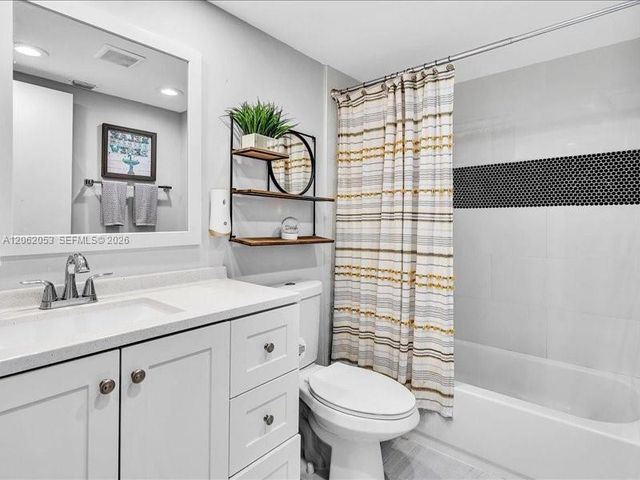 12500 SW 5th Ct 208M, Pembroke Pines, FL 33027
