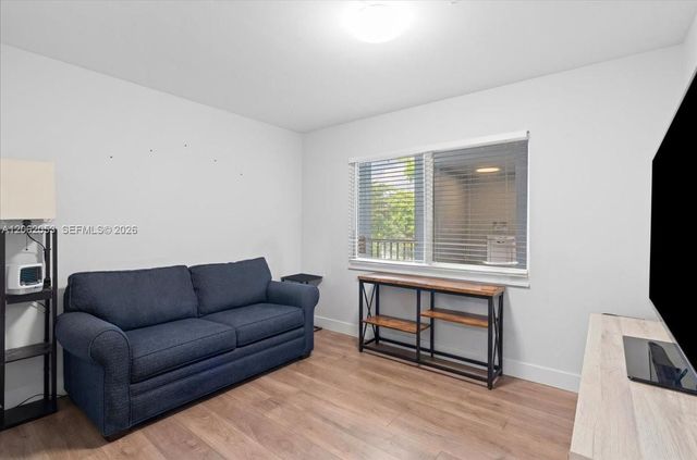 12500 SW 5th Ct 208M, Pembroke Pines, FL 33027