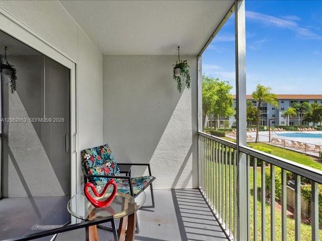 12500 SW 5th Ct 208M, Pembroke Pines, FL 33027