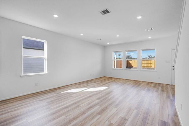 130 Daylight Crest Drive, Crosby, TX 77532