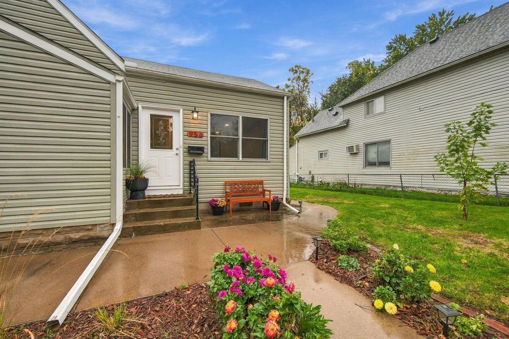 956 Humboldt Avenue, West Saint Paul, MN 55118 — photo 2