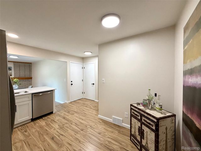 39909 Lynn Street, Canton Charter Township, MI 48187