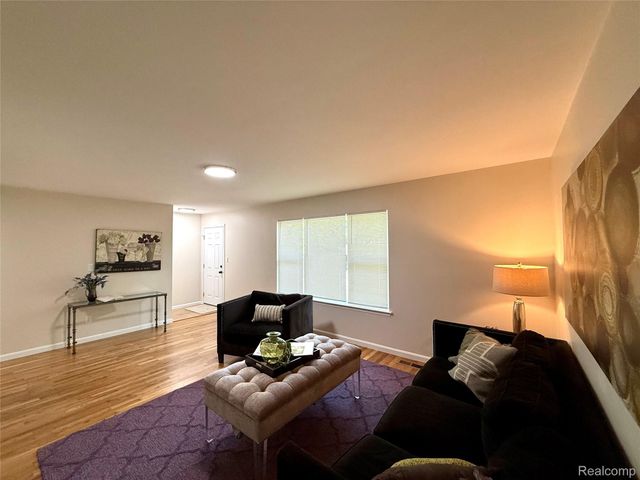 39909 Lynn Street, Canton Charter Township, MI 48187