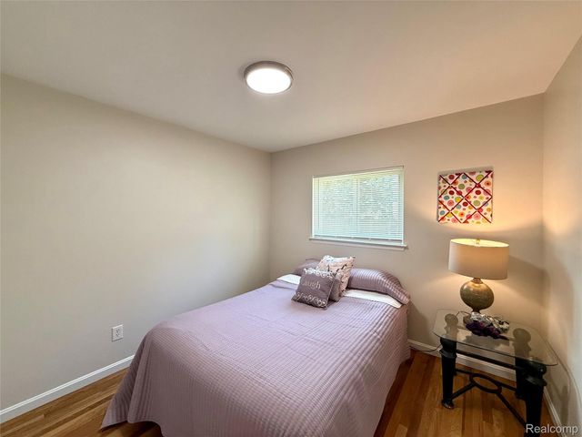 39909 Lynn Street, Canton Charter Township, MI 48187