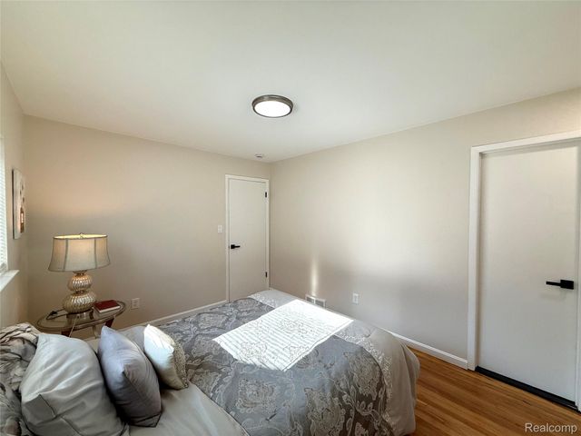 39909 Lynn Street, Canton Charter Township, MI 48187