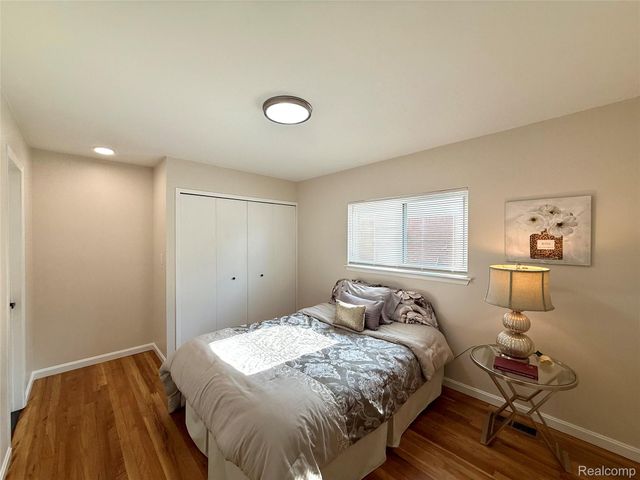 39909 Lynn Street, Canton Charter Township, MI 48187