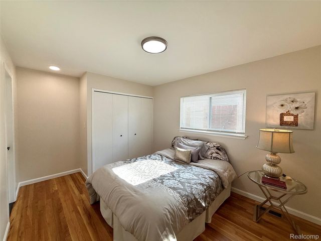 39909 Lynn Street, Canton Charter Township, MI 48187