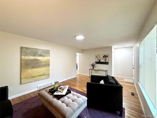 39909 Lynn Street, Canton Charter Township, MI 48187