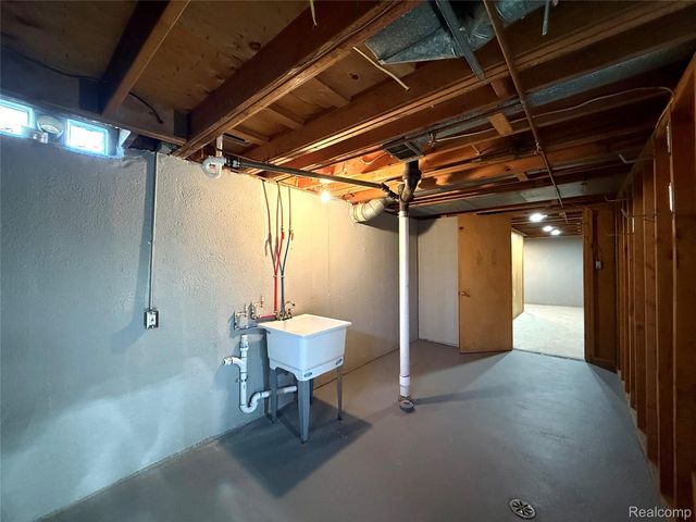 39909 Lynn Street, Canton Charter Township, MI 48187