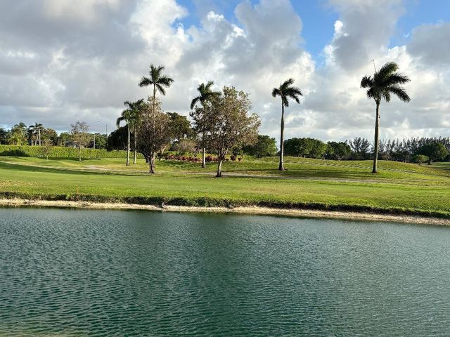 8900 Washington Boulevard 409, Pembroke Pines, FL 33025