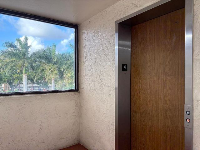 8900 Washington Boulevard 409, Pembroke Pines, FL 33025