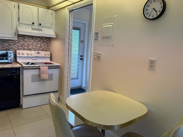 8900 Washington Boulevard 409, Pembroke Pines, FL 33025