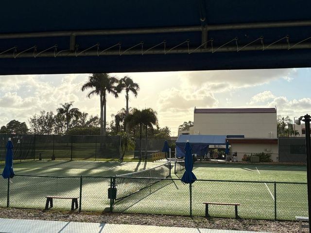 8900 Washington Boulevard 409, Pembroke Pines, FL 33025