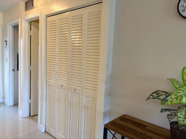 8900 Washington Boulevard 409, Pembroke Pines, FL 33025