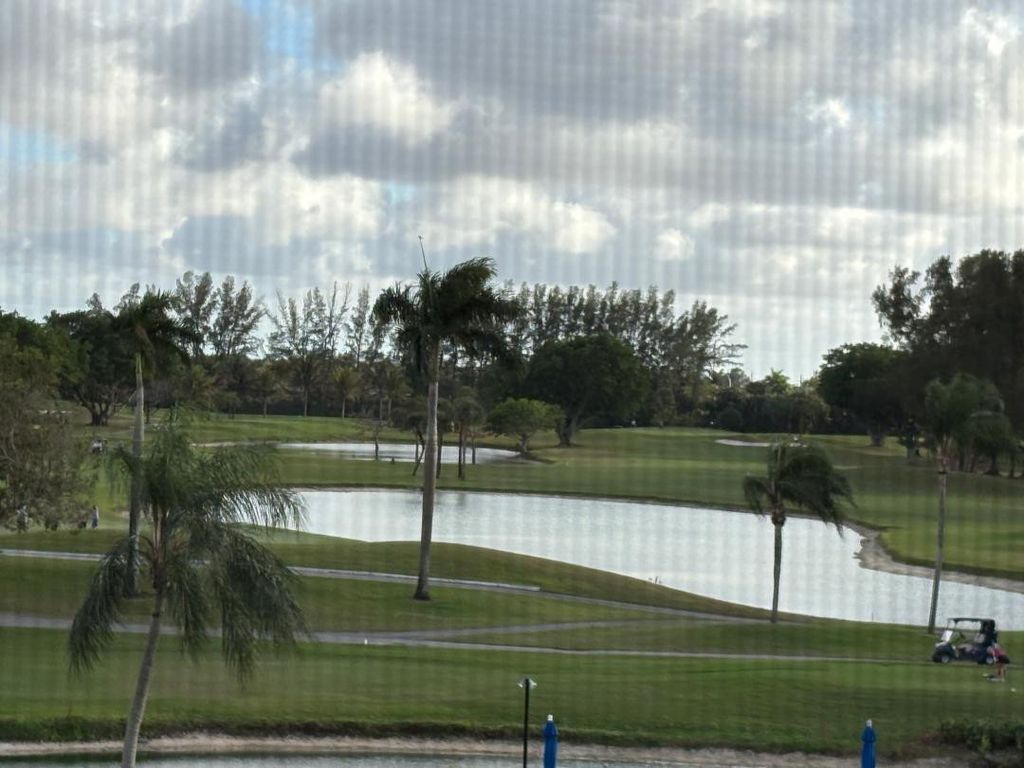 8900 Washington Boulevard 409, Pembroke Pines, FL 33025