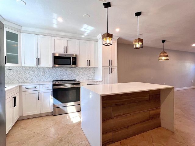 2314 Johnson Street 23D, Hollywood, FL 33020