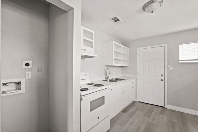 7815 Glass Street, Houston, TX 77016