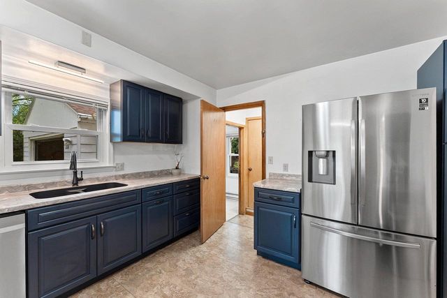 1636 LOST DAUPHIN ROAD, De Pere, WI 54115