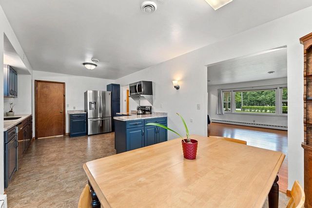 1636 LOST DAUPHIN ROAD, De Pere, WI 54115