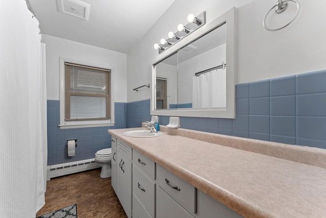 1636 LOST DAUPHIN ROAD, De Pere, WI 54115