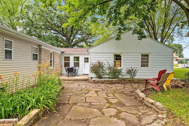 1636 LOST DAUPHIN ROAD, De Pere, WI 54115