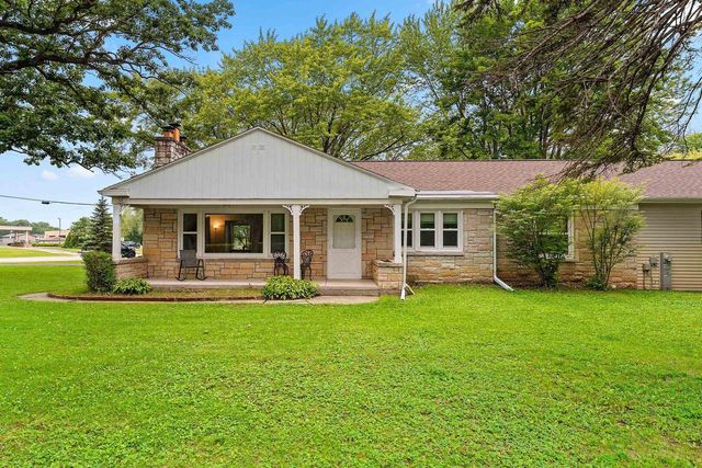 1636 LOST DAUPHIN ROAD, De Pere, WI 54115