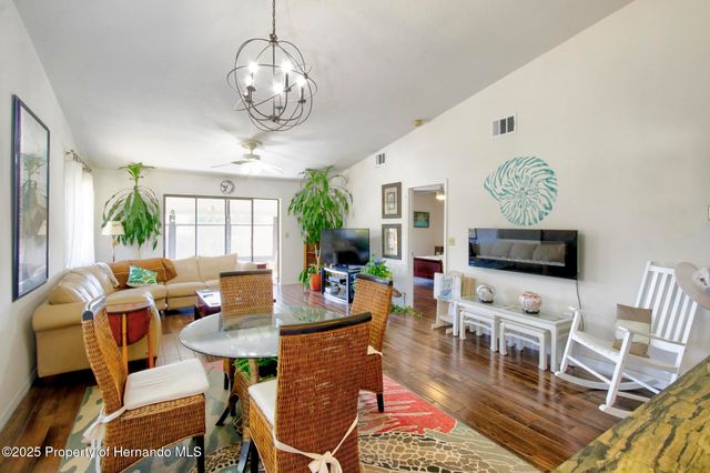 6502 River Run Boulevard, Weeki Wachee, FL 34607