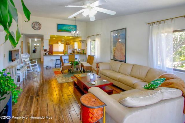 6502 River Run Boulevard, Weeki Wachee, FL 34607