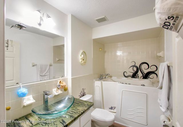 6502 River Run Boulevard, Weeki Wachee, FL 34607