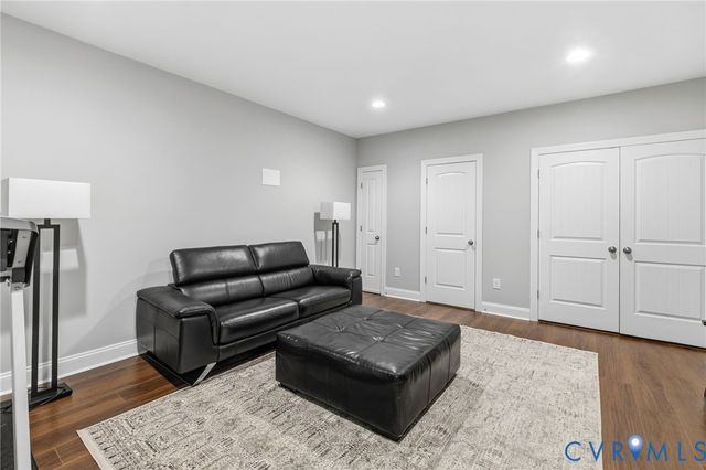 17004 Gossamer Dr, Moseley, VA 23120